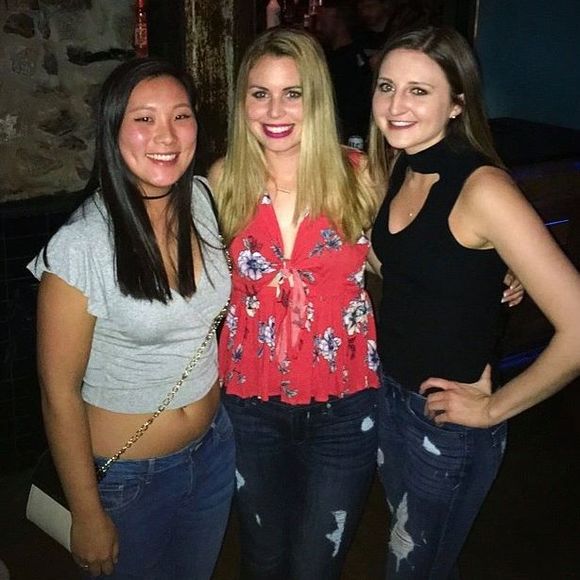 Meet your Posher, Laura - Picture 1 of 1